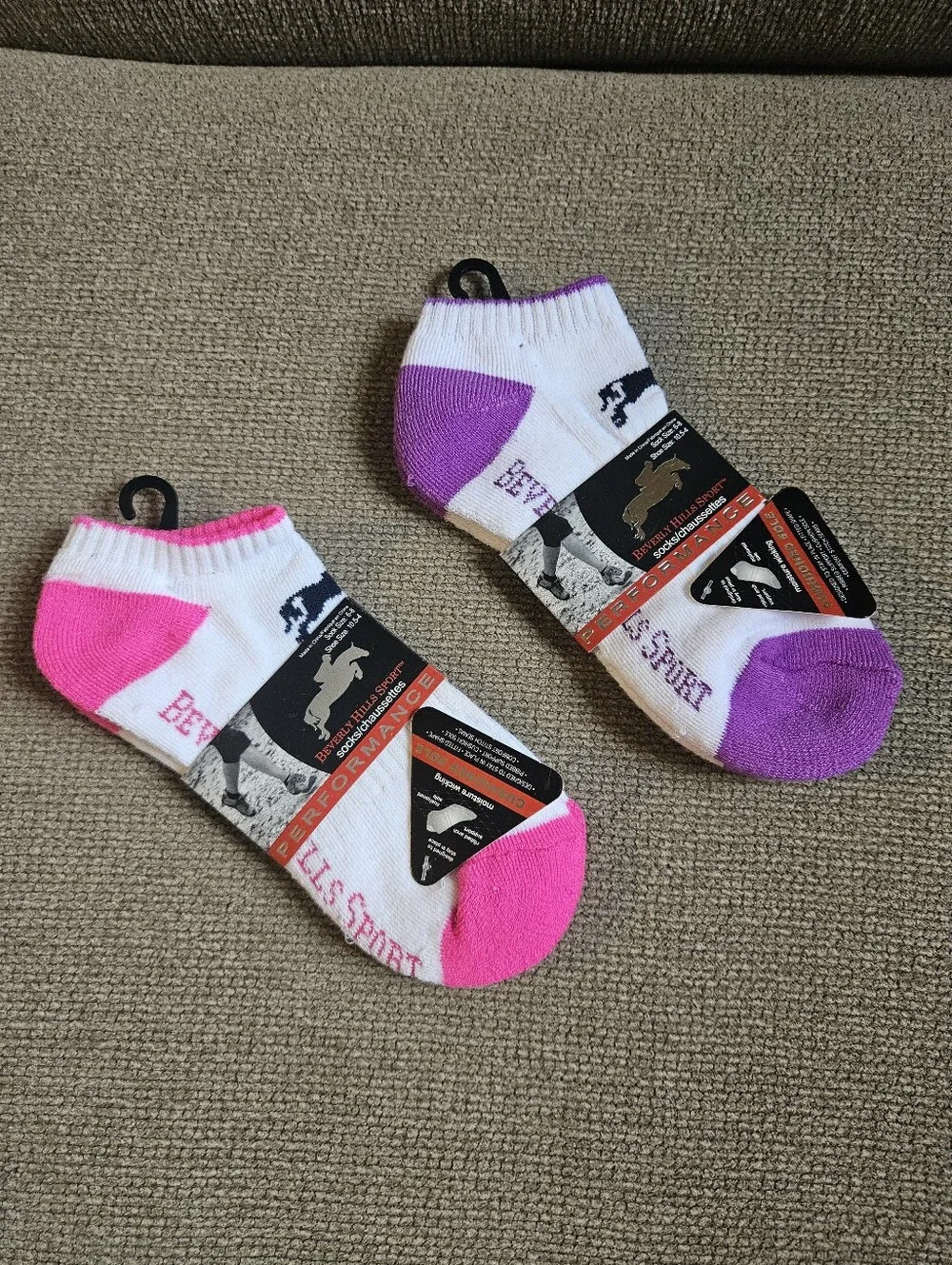 NWT 2 pairs Beverly Hills Sport performance ankle socks